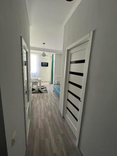 Televisyen dan/atau pusat hiburan di Apartment Gamsakhurdia Strret In Kutaisi