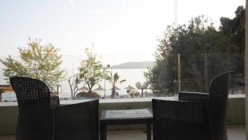 Luxury Frontline Biser Mora Apartment