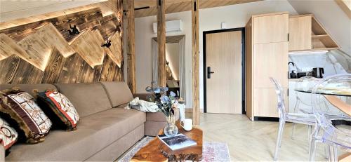 Una cocina o zona de cocina en VIP APARTAMENTY Chałubińskiego APART