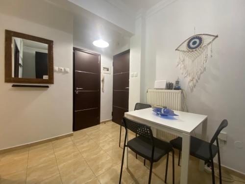 Televízia a/alebo spoločenská miestnosť v ubytovaní Norra Apartments
