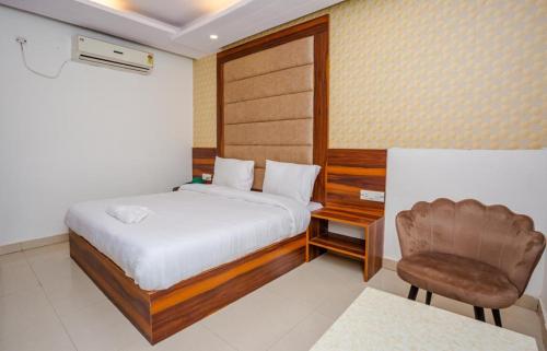 Una cama o camas en una habitación de Hotel DOON