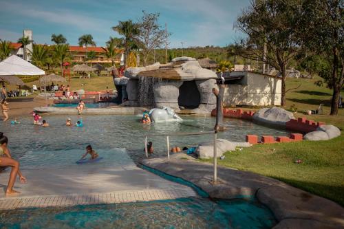 Kolam renang di atau dekat dengan Hotel Thermas Bonsucesso