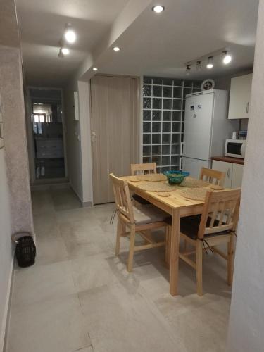 Kuchyň nebo kuchyňský kout v ubytování Evi's House