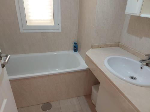 Kúpeľňa v ubytovaní Ático en primera línea de Playa Faro