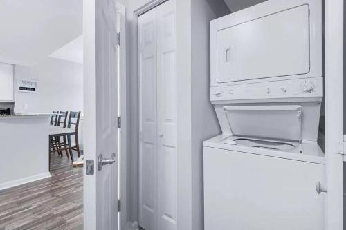 Modern 2-Bedroom Apartment Near Destin Beach photo 17