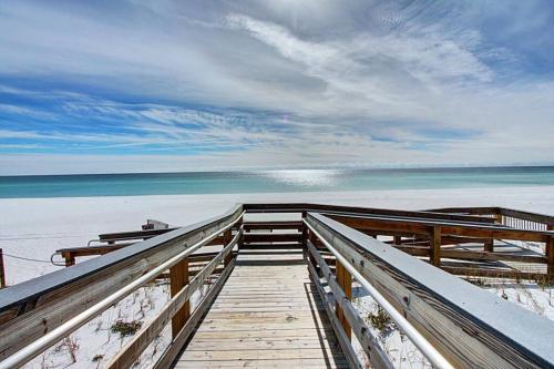 Modern 2-Bedroom Apartment Near Destin Beach photo 38