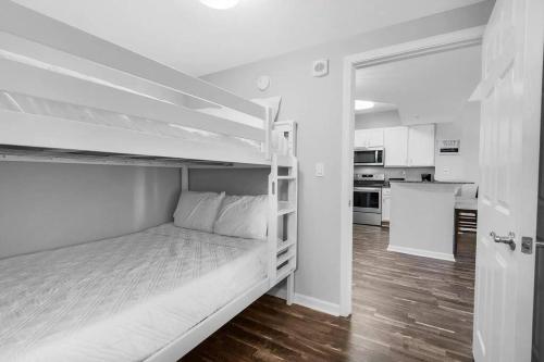 Modern 2-Bedroom Apartment Near Destin Beach photo 14