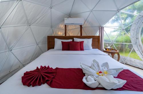 Postel nebo postele na pokoji v ubytování Suan Bubble & Triangle Diamond Beach