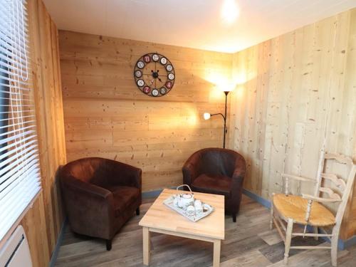 Gîte Thiézac, 4 pièces, 6 personnes - FR-1-742-306