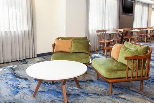 Гостиная зона в Fairfield Inn by Marriott North Little Rock
