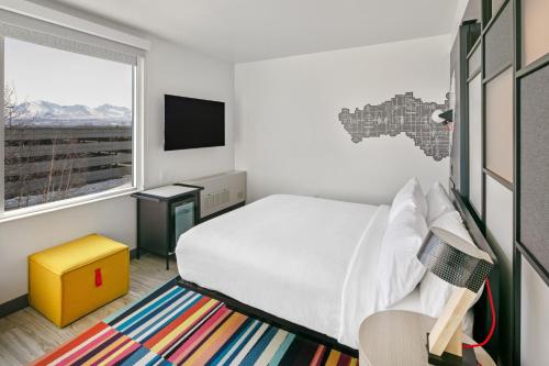 Aloft Anchorageにあるベッド