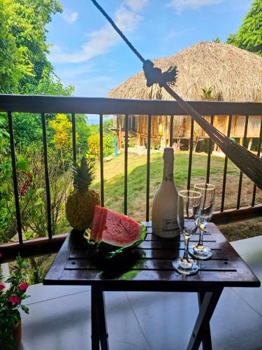 Rõdu või terrass majutusasutuses Villa Maria Tayrona, Jungle and Sea Experience
