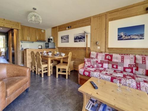 Appartement spacieux avec balcon orienté Sud, au pied des pistes, proche La Croisette. - FR-1-344-1177