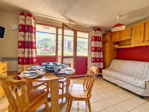 Studio au pied des pistes avec balcon, 4 pers, animaux acceptés, proche commodités - FR-1-344-1181