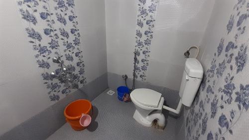 Vonios kambarys apgyvendinimo įstaigoje Hotel Atharva & Cottages Amboli