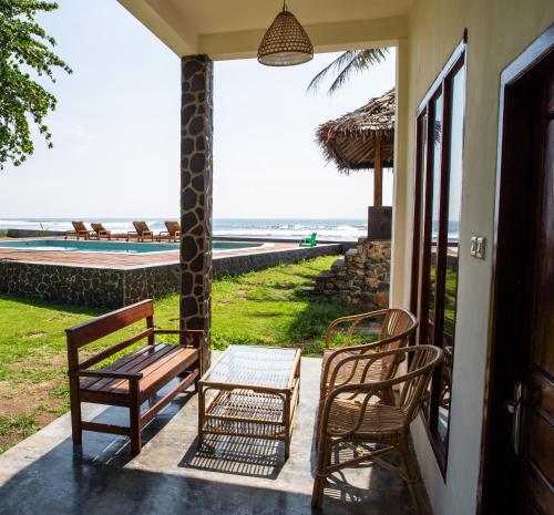 Gallery image of The Ujung Bocur Bungalows in Krui