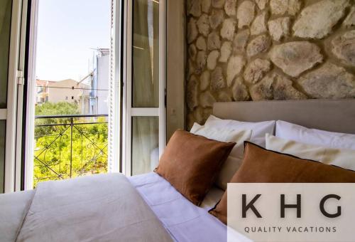 Ένα ή περισσότερα κρεβάτια σε δωμάτιο στο Designer's Penthouse, Top View! + car offer