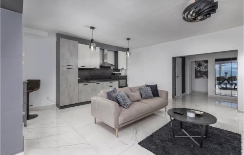 Beach Front Apartment In Rijeka