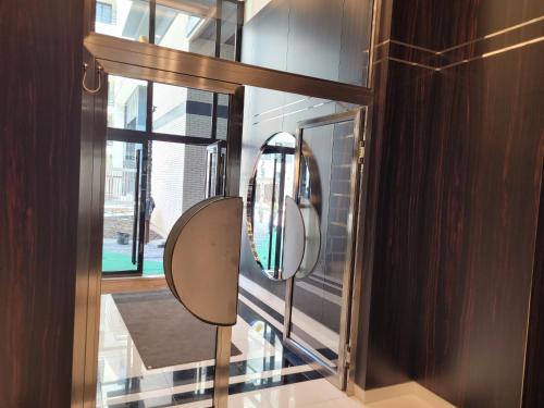 Koupelna v ubytování Biron deluxe studio flea market of Paris, porte de Montmartre