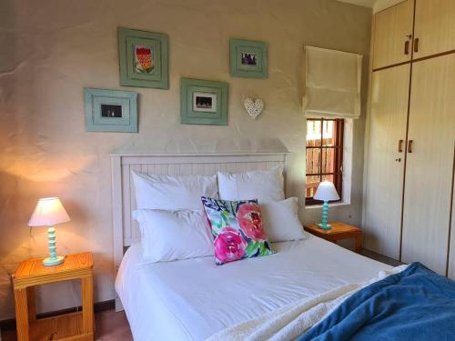 Cama o camas de una habitación en Milky Way: Home with large garden, firepit & stars