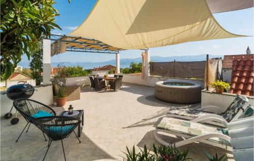 3 Bedroom Beautiful Apartment In Mirca