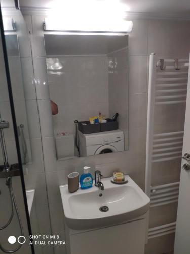 Μ&Κ - Your Athens Home - Νewly renovated 2bd apartment in family neighborhood close to city center
