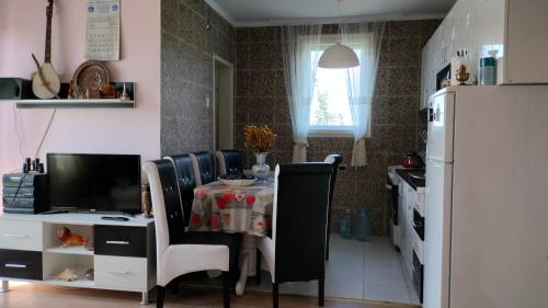 Una cocina o cocineta en Domaćinsvo Stević - Sekurič