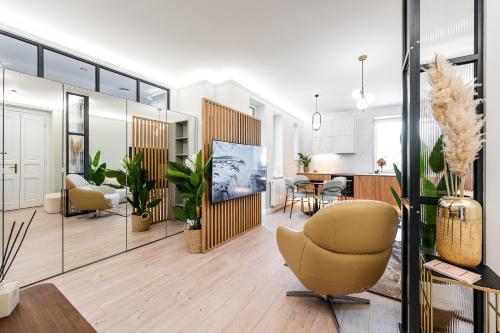 Luxurious Old Town Apartment