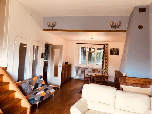 Photo de la galerie de l'établissement Gite cinq chambres, à Nogent-le-Rotrou