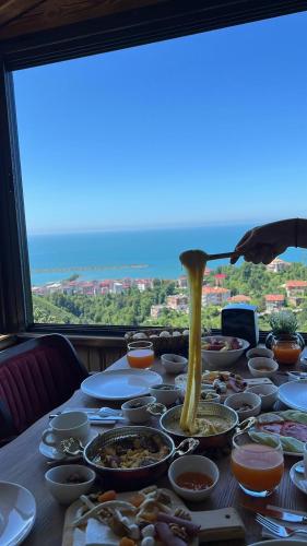 Jídlo v hotelu nebo okolí