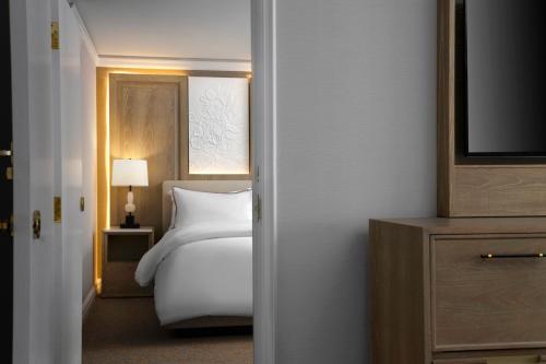Кровать или кровати в номере The Westin Philadelphia