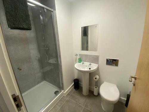 Kupaonica u objektu Beautiful 1 Bed Studio Apt in Central Manchester