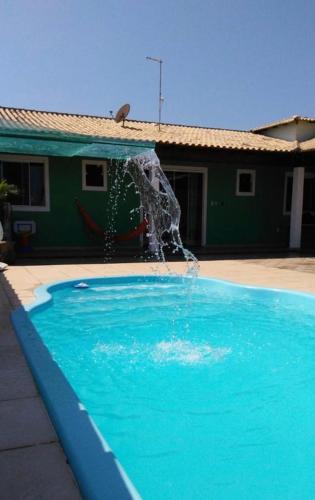 Bassein majutusasutuses Casa Condomínio Arraial do Cabo või selle lähedal