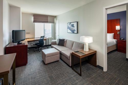 Μια τηλεόραση ή/και κέντρο ψυχαγωγίας στο Residence Inn by Marriott San Juan Capistrano