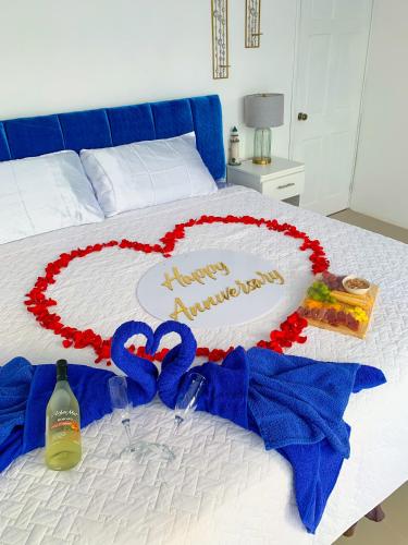 Cama o camas de una habitación en Suite Bahía, Restaurante y Hotel “La Pesca”