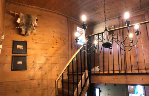 Galeriebild der Unterkunft Charming Chalet with mountain view near Arosa for 6 People house exclusive use in Langwies