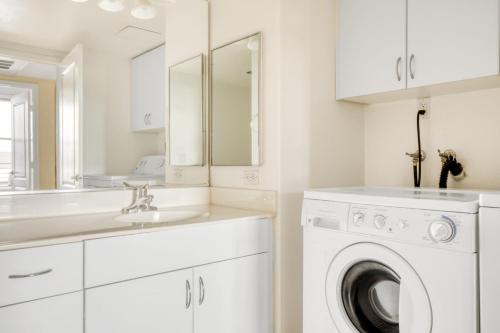 a white laundry room with a washer and dryer at El Segundo 1BR w Den Pool Lounge nr LAX LAX-795 in Hawthorne