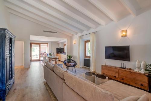 Villa Can Gallardo by Sealand Villas
