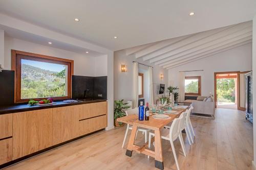 Villa Can Gallardo by Sealand Villas