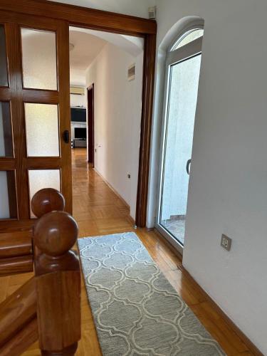 Fotografie z fotogalerie ubytování Villa Ibrahimagic with Pool & Private Beach on River v destinaci Bosanski Novi