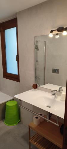 Koupelna v ubytování Aparthotel Sant Andreu