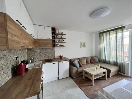 Central Cosy, Fully Renovated 2BD Near the Cathedral tesisinde mutfak veya mini mutfak