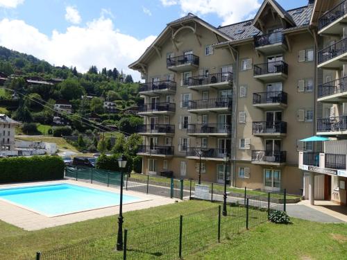 Apartment Le Grand Panorama 412 by Interhome
