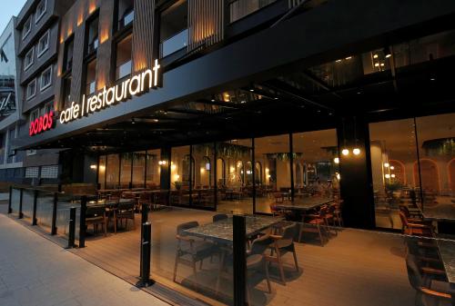 En restaurant eller et andet spisested på İnanlar City Hotel