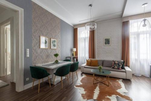 Chic, Captivating Space Near Opera House