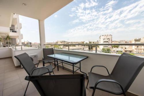 Cozy 2-bedroom Apartment in Piraeus (ERM_E9)