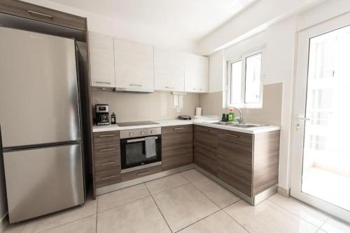 Cozy 2-bedroom Apartment in Piraeus (ERM_E9)