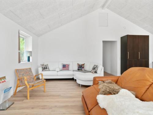 Posezení v ubytování Holiday Home Nona - 150m from the sea by Interhome