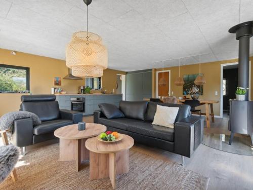 Posezení v ubytování Holiday Home Ewy - 150m to the inlet by Interhome