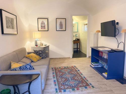 TV a/nebo společenská místnost v ubytování Holiday Home Casa Nel Blu by Interhome